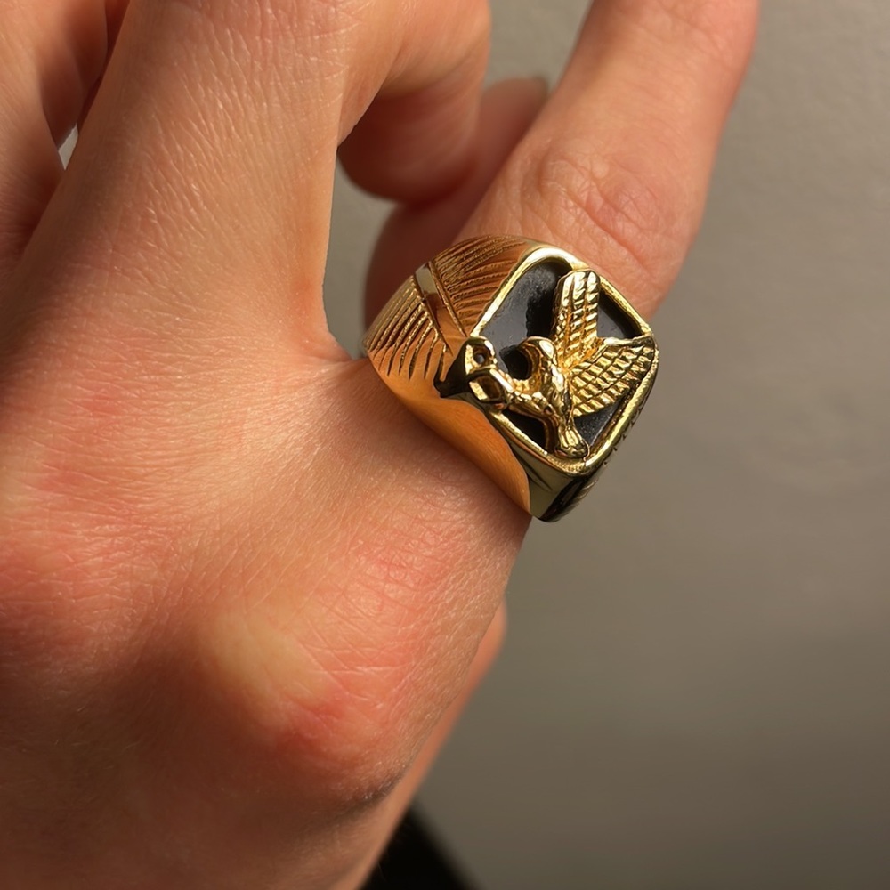 Eagle ring